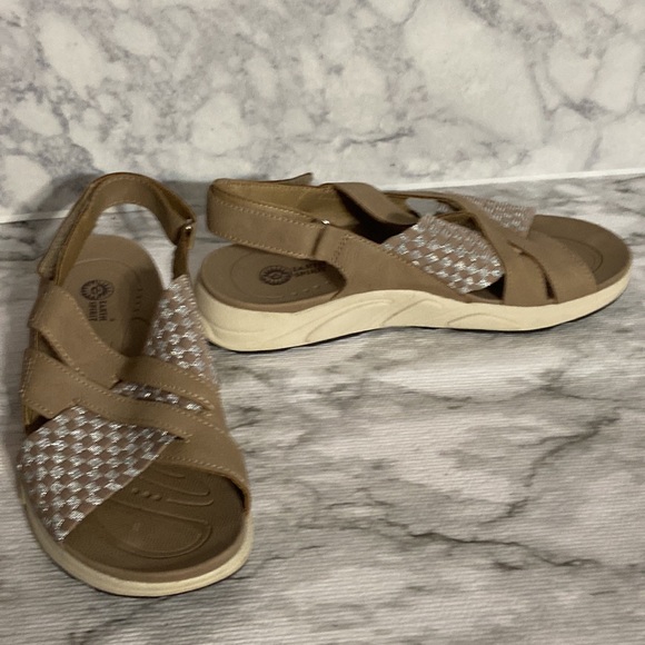 Earth spirit sandals size 7 - Picture 3 of 7